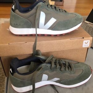 VEJA PIED NU RIPSTOP Khaki Pearl Euro 38 US 7 Womens  Sneaker